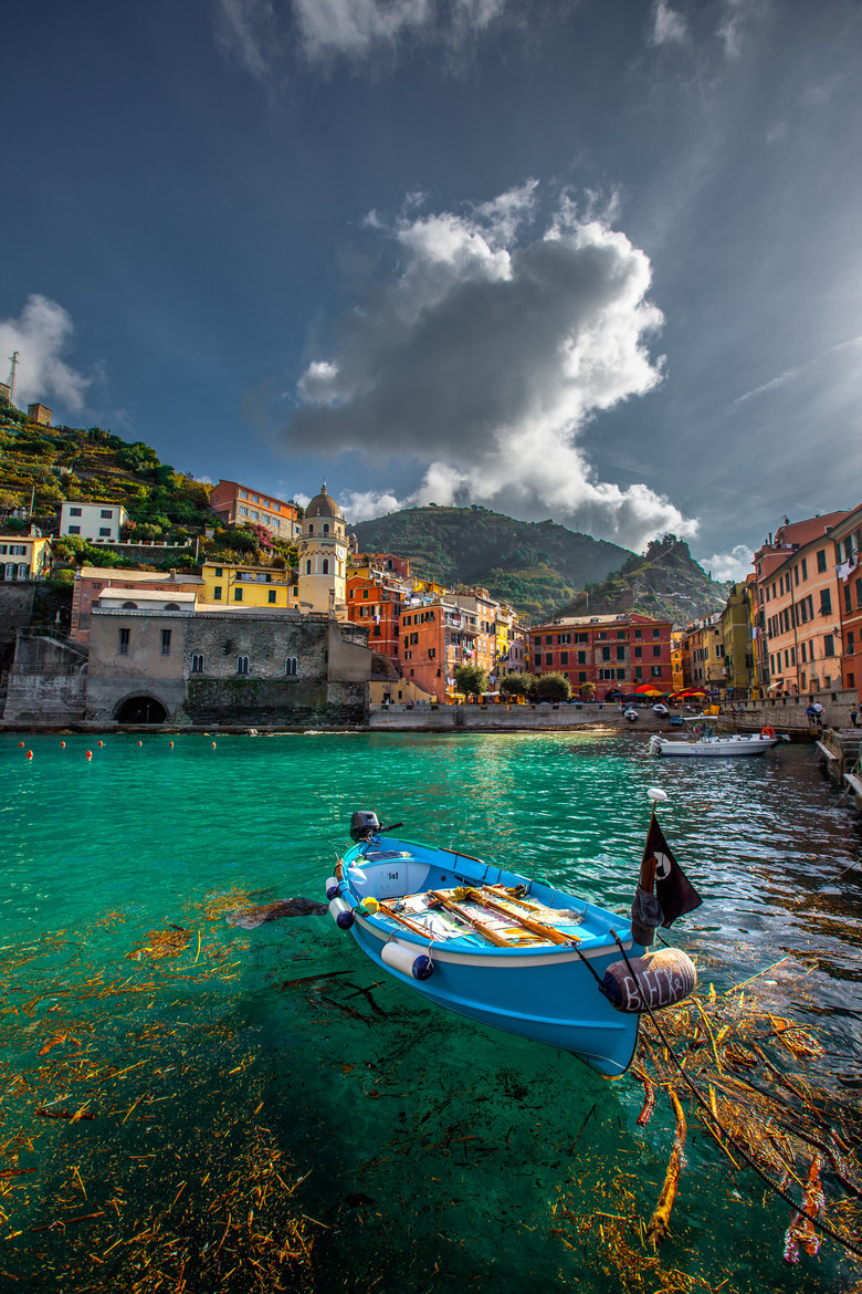 travelingcolors:

Vernazza, Cinque Terre | Italy (by İlhan…