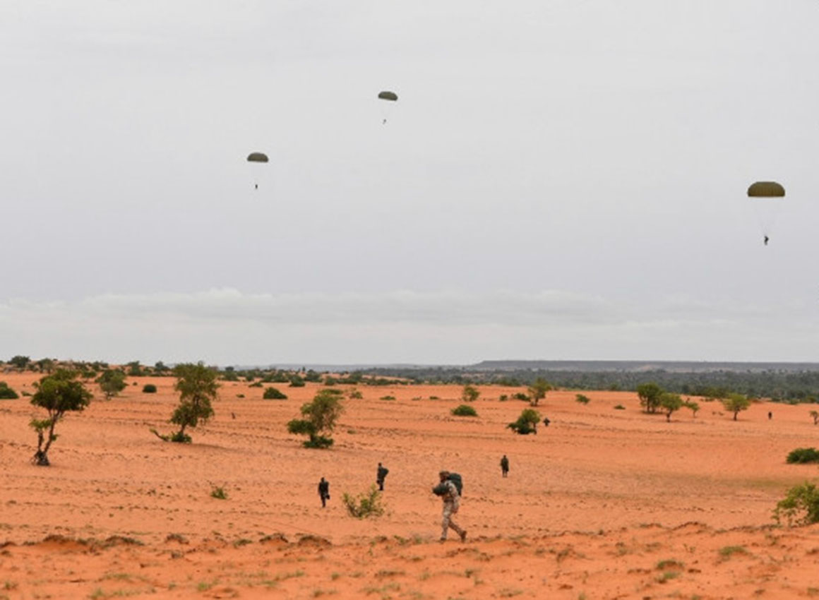 Furbizia italiana: armamenti obsoleti ai regimi golpisti africani