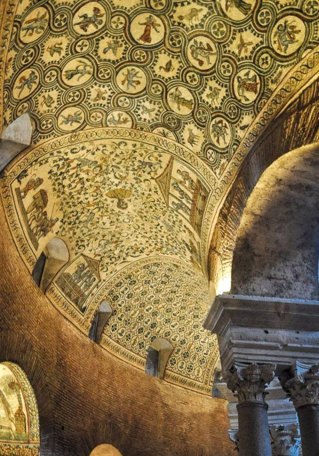Volta a botte anulare. Roma, Mausoleo di Costantina, detto di Santa Costanza.