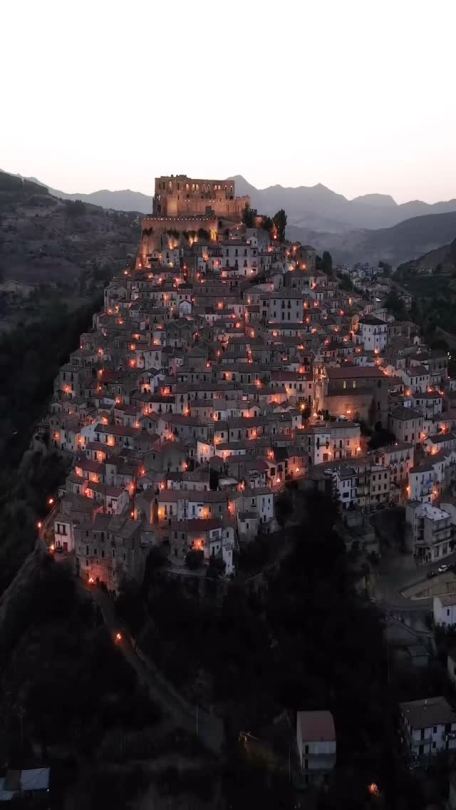 Rocca Imperiale es un municipio situado en el territorio de la provincia de Cosenza, en Calabria…