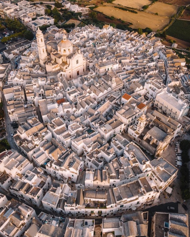 Locorotondo, Puglia, Italy 😍