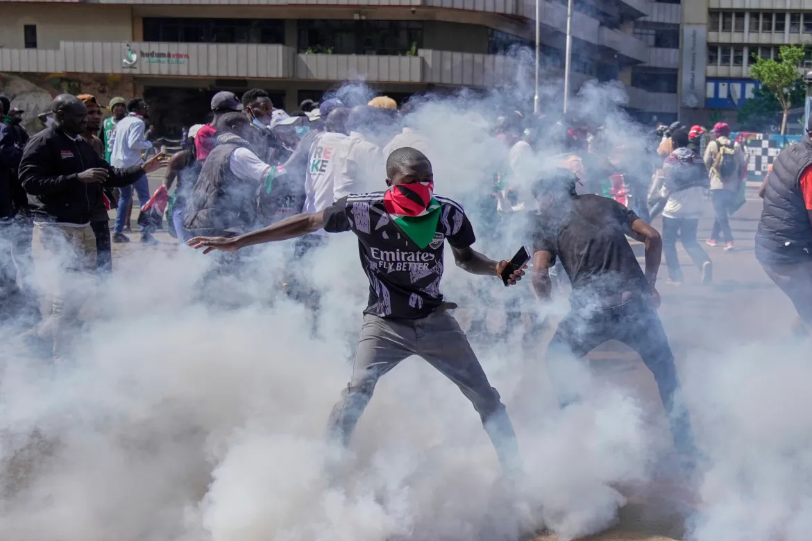 Kenya: almeno 16 morti e oltre 400 feriti durante le manifestazioni di ieri