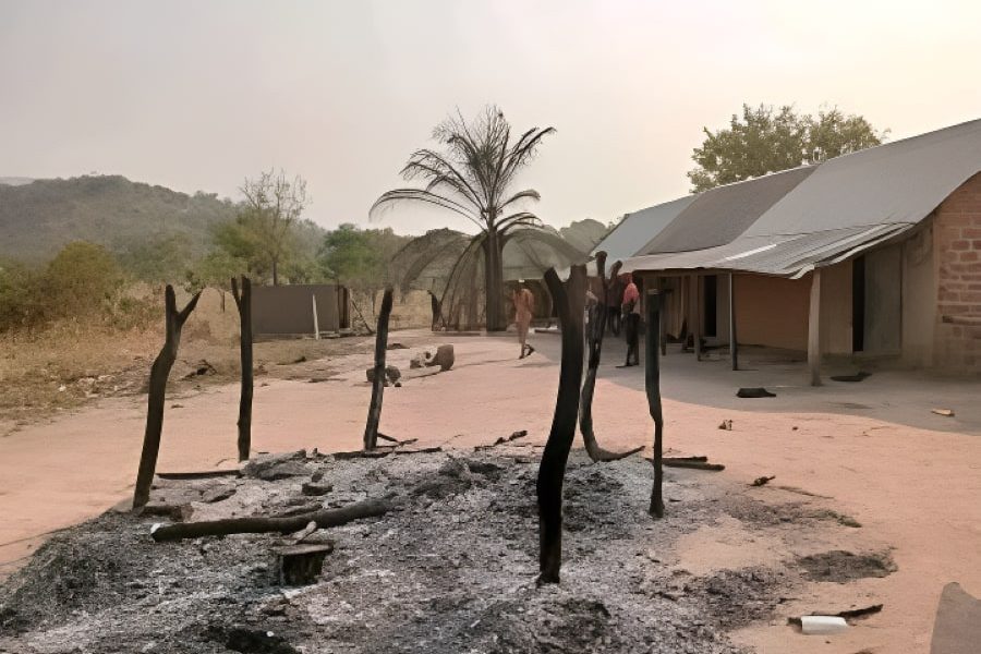 Nigeria centrale sotto attacco: oltre 150 morti dopo incursione di uomini armati