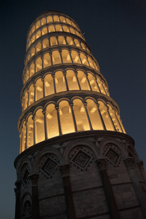 s-h-e-e-r:

Torre di Pisa