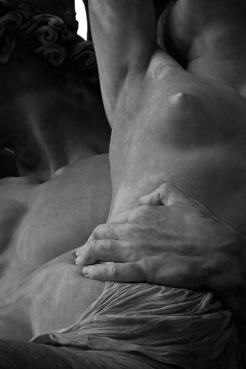 eccellenze-italiane:

Almost human – Ratto di Polissena, Loggia…