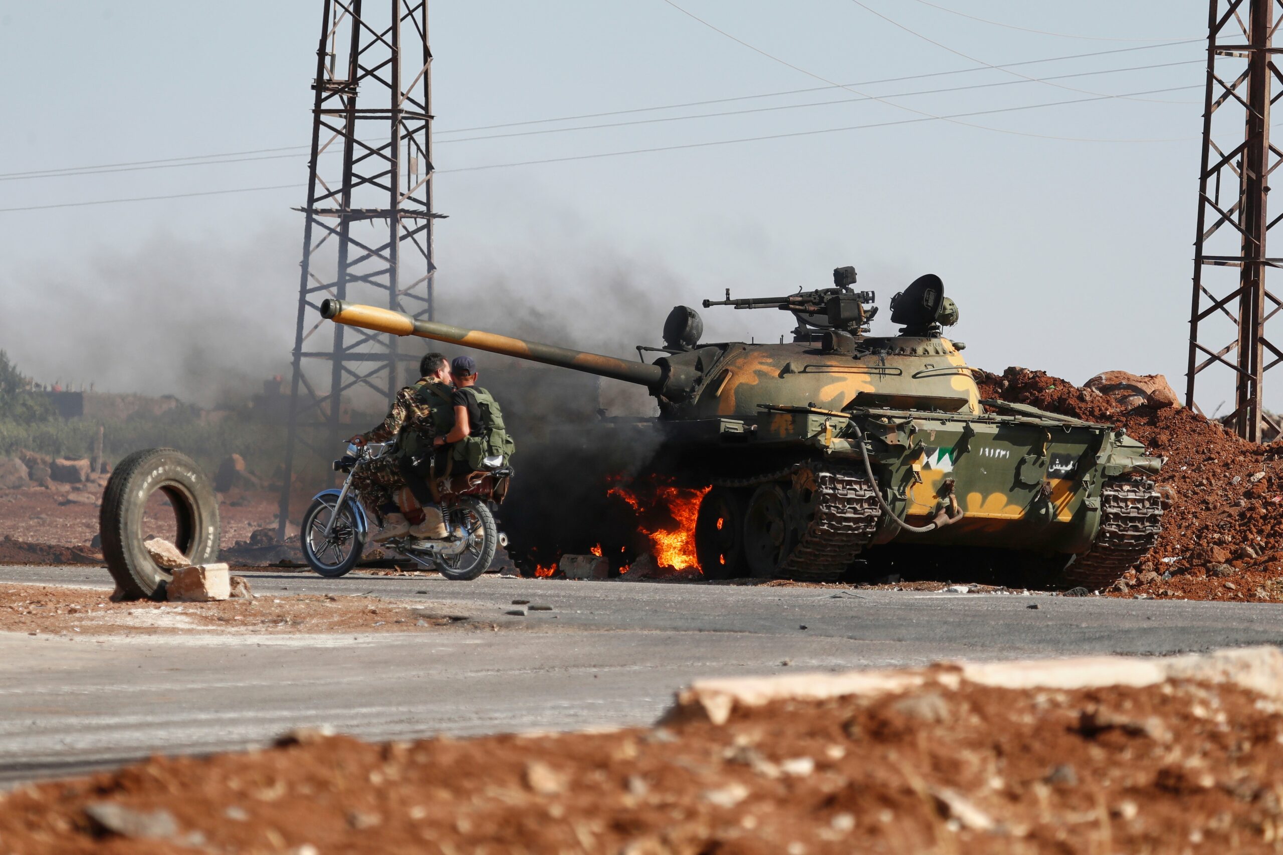 Lotta contro il tempo per impedire che la Siria precipiti nell’anarchia
