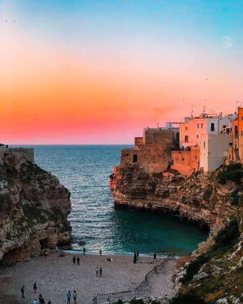 icharous:

Polignano a mare, Italy by @icharous