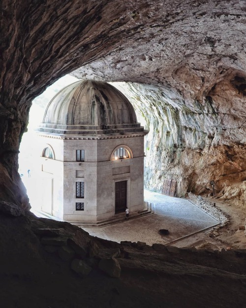 myfairylily:
Tempio Del Valadier, Genga, Italy | acciaio73 