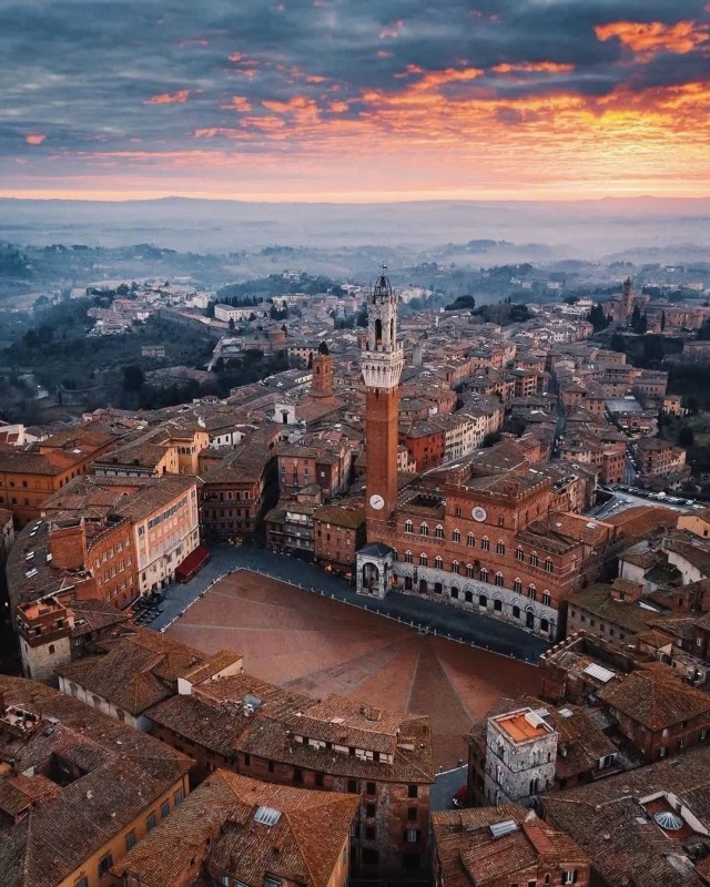 Piazza del Campo, Siena 🇮🇹 Italy