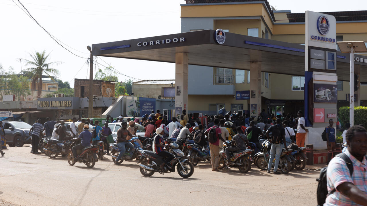 Bamako assediata: i jihadisti bloccano i rifornimenti (carburante e cibo)