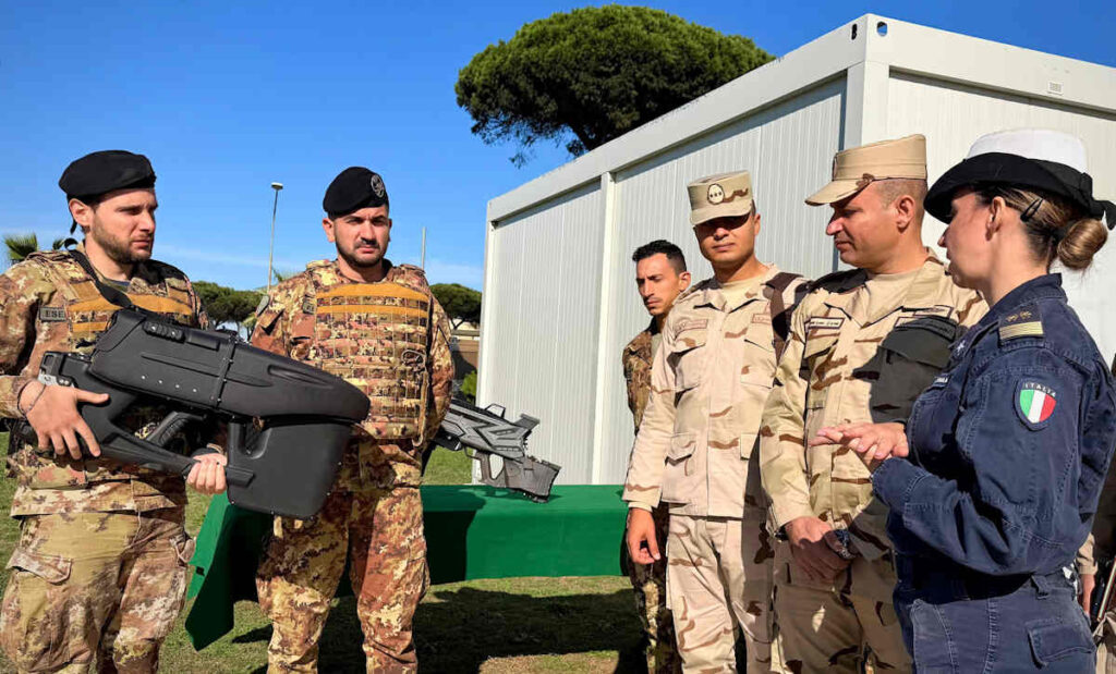 Alla faccia di Giulio Regeni, si rafforza la collaborazione militare Italia – Egitto