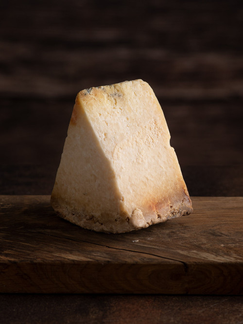 the-italian-food:

Castelmagno DOP d’Alpeggio