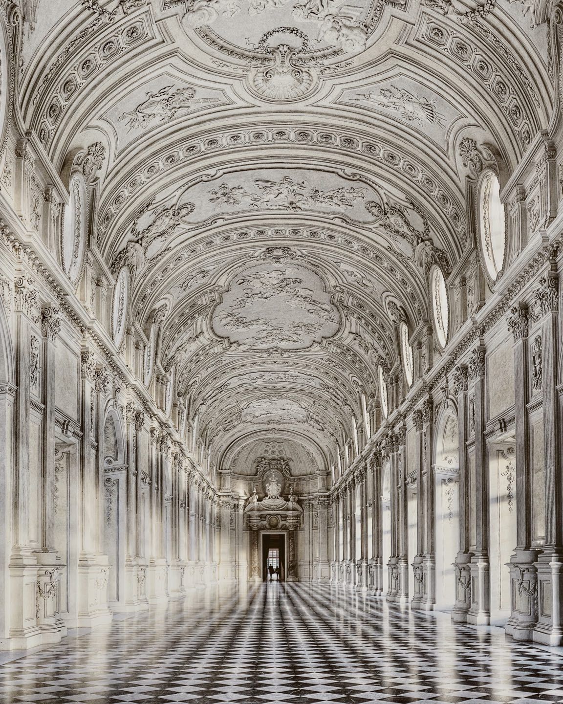 fabforgottennobility:

GALLERIA GRANDE

#venaria #torino #italia…