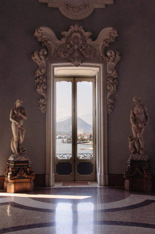 davidhansendesign:

Borromeo Palace Lake Maggiore Italy#Built…
