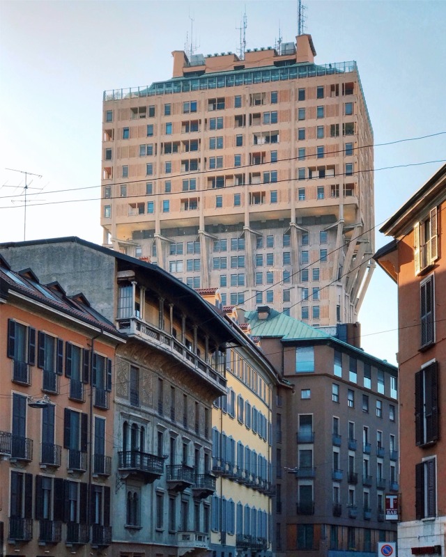 Torre Velasca (1955 Studio BBPR)